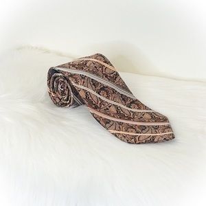 😎Very Handsome Paisley & Diagonally Striped Platinum Designs Silk Tie😎